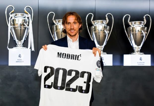 real-madrid-star-luka-modric-extends-contract,-solidifying-future-with-the-club--
